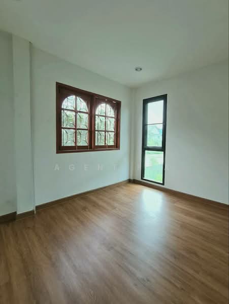 Home Office for Rent, Ladprao - Chokchai 4 (SPSAD3837), Bangkok, Lat Phrao, Lat Phrao, Bangkok, 3 Bedrooms, 180 sqm, Single Detached House For Rent, by Agent Pla, 500163812 - DDproperty.com