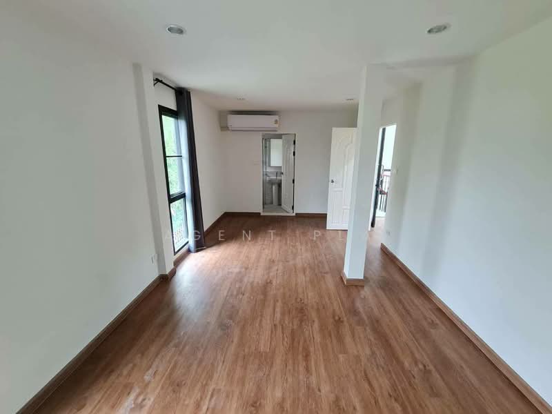 Home Office for Rent, Ladprao - Chokchai 4 (SPSAD3837), Bangkok, Lat Phrao, Lat Phrao, Bangkok, 3 Bedrooms, 180 sqm, Single Detached House For Rent, by Agent Pla, 500163812 - DDproperty.com