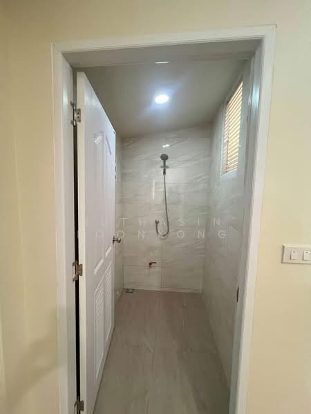 บ้าน 5-ห้องนอน, กรุงเทพ, ห้วยขวาง, ห้วยขวาง, กรุงเทพ, 360 ตร.ม., บ้านเดี่ยว ให้เช่า, โดย Suthasin Boonkong, 500163829 - DDproperty.com