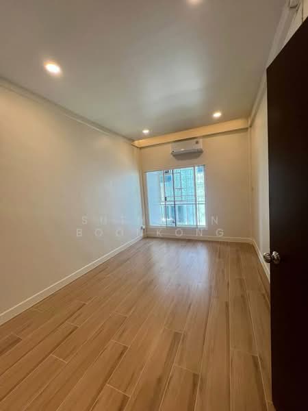 5-BR House, Bangkok, Huai Khwang, Huai Khwang, Bangkok, 5 Bedrooms, 360 sqm, Single Detached House For Rent, by Suthasin Boonkong, 500163829 - DDproperty.com