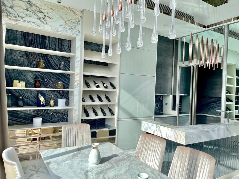 The Esse Asoke, Bangkok, 333 Soi Sukhumvit 21, Sukhumvit Road, Khlongtoei Nua, Watthana, Bangkok, 2 Bedrooms, 158 sqm, Condo For Sale, by Pattaporn Yongsungnone, 500163837 - DDproperty.com