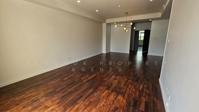 The Cadogan Private Residence, Bangkok, Soi Sukhumvit 39, Khlong Tan Nua, Watthana, Bangkok, 3 Bedrooms, 199 sqm, Condo For Rent, by BANGKOK PROPERTY AGENTS, 500163870 - DDproperty.com