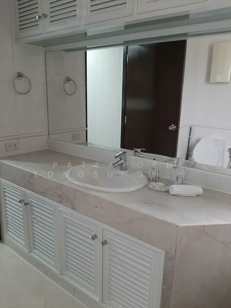 Kanta Mansion, Bangkok, 73 Soi Sukhumvit 26, Khong Tan, Khlong Toei, Bangkok, 3 Bedrooms, 265 sqm, Apartment For Rent, by Pattaporn Yongsungnone, 500163888 - DDproperty.com