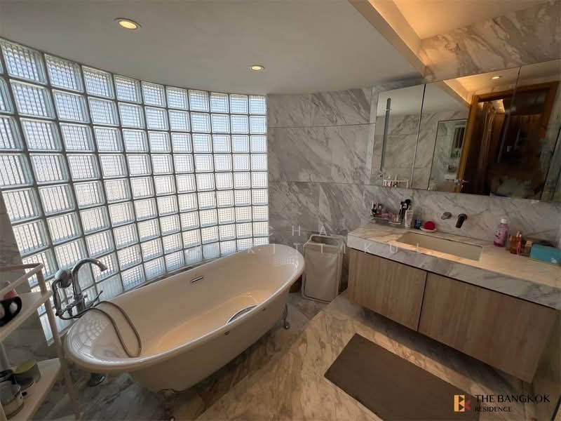 Le Raffine Sukhumvit 24, Bangkok, Soi Sukhumvit 24, Khong Tan, Khlong Toei, Bangkok, 3 Bedrooms, 371 sqm, Condo For Rent, by Nicha Peerakittikul, 500164025 - DDproperty.com
