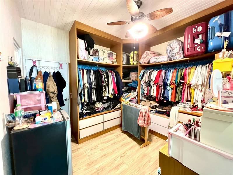 Baan Klang Muang Rama 9-Ramkhmahaeng, Bangkok, Soi Ramkhamhaeng 39, Phlapphla, Wang Thonglang, Bangkok, 3 Bedrooms, 120 sqm, Townhouse For Sale, by คุณ วีนัสรา บุตรพา (เมล), 500164184 - DDproperty.com