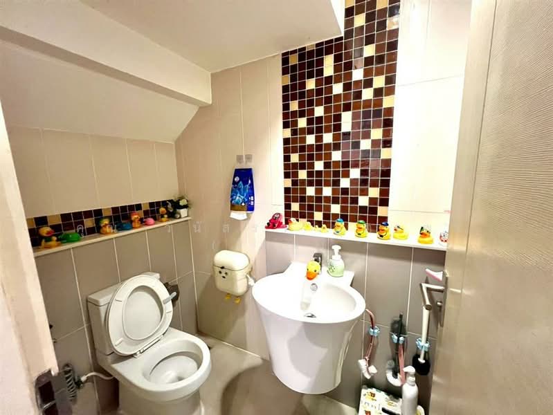 Baan Klang Muang Rama 9-Ramkhmahaeng, Bangkok, Soi Ramkhamhaeng 39, Phlapphla, Wang Thonglang, Bangkok, 3 Bedrooms, 120 sqm, Townhouse For Sale, by คุณ วีนัสรา บุตรพา (เมล), 500164184 - DDproperty.com