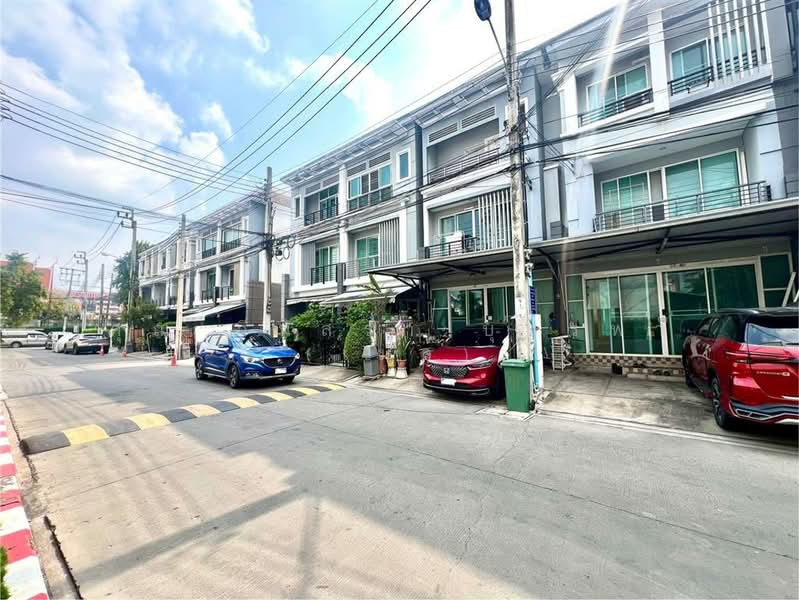 Baan Klang Muang Rama 9-Ramkhmahaeng, Bangkok, Soi Ramkhamhaeng 39, Phlapphla, Wang Thonglang, Bangkok, 3 Bedrooms, 120 sqm, Townhouse For Sale, by คุณ วีนัสรา บุตรพา (เมล), 500164184 - DDproperty.com