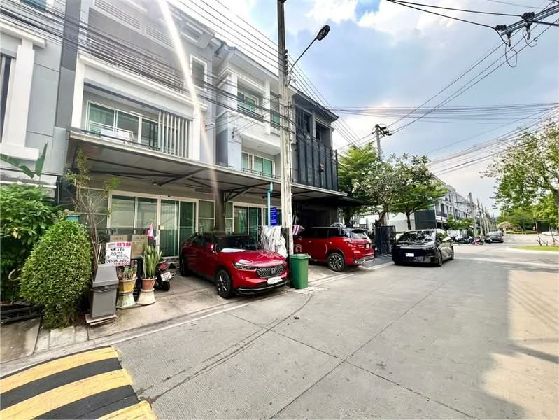 Baan Klang Muang Rama 9-Ramkhmahaeng, Bangkok, Soi Ramkhamhaeng 39, Phlapphla, Wang Thonglang, Bangkok, 3 Bedrooms, 120 sqm, Townhouse For Sale, by คุณ วีนัสรา บุตรพา (เมล), 500164184 - DDproperty.com