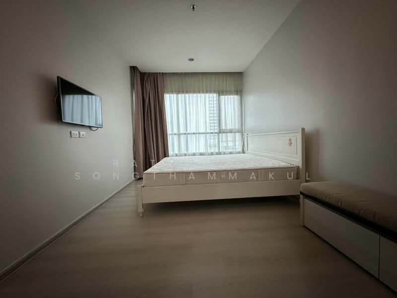 Life Ratchadapisek, Bangkok, 279 Ratchadapisaek Road, Huai Khwang, Huai Khwang, Bangkok, 2 Bedrooms, 65 sqm, Condo For Rent, by Ratchanon Songthammakul, 500164222 - DDproperty.com
