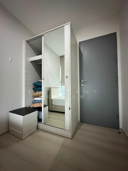 Life Ratchadapisek, Bangkok, 279 Ratchadapisaek Road, Huai Khwang, Huai Khwang, Bangkok, 2 Bedrooms, 65 sqm, Condo For Rent, by Ratchanon Songthammakul, 500164222 - DDproperty.com