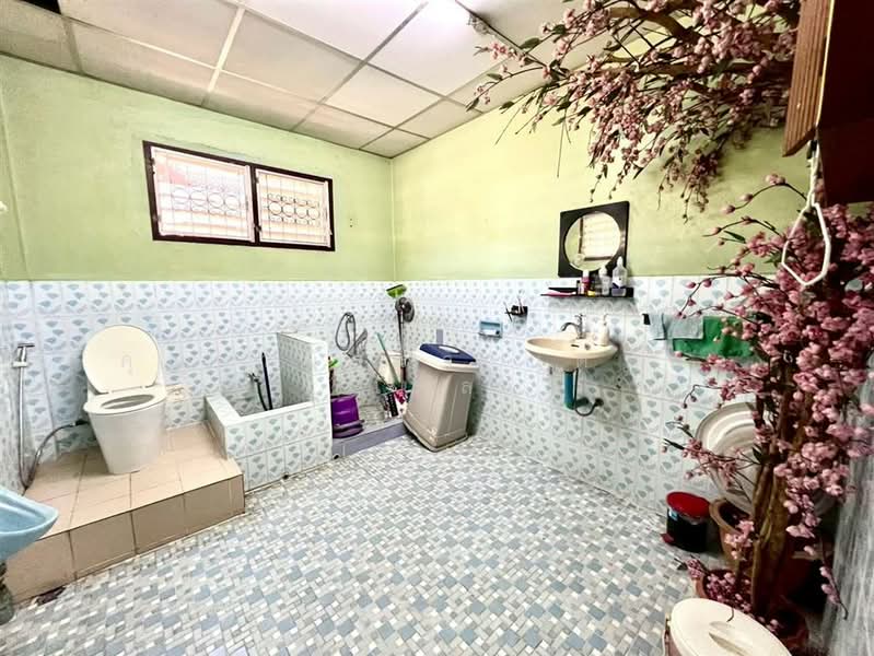 ที่ดิน+บ้านเดี่ยว 2 ชั้น 77 ตร.ว. ที่ดิน+บ้านเดี่ยว ซอยพหลโยธิน37 ถนนพหลโยธิน, Bangkok, Lat Yao, Chatuchak, Bangkok, 2 Bedrooms, 310 sqm, Single Detached House For Sale, by คุณ วีนัสรา บุตรพา (เมล), 500164270 - DDproperty.com