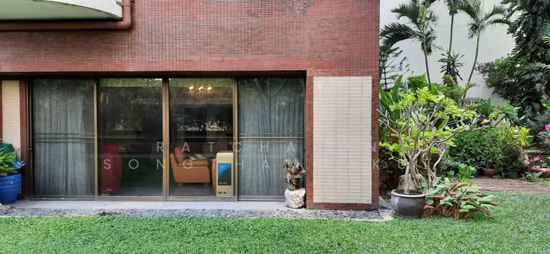 Chidlom Place, Bangkok, 6/2 Chit Lom Alley, Lumphini, Pathum Wan, Bangkok, 2 Bedrooms, 179 sqm, Condo For Sale, by Ratchanon Songthammakul, 500164277 - DDproperty.com