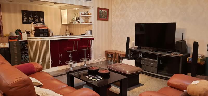 Chidlom Place, Bangkok, 6/2 Chit Lom Alley, Lumphini, Pathum Wan, Bangkok, 2 Bedrooms, 179 sqm, Condo For Sale, by Ratchanon Songthammakul, 500164277 - DDproperty.com