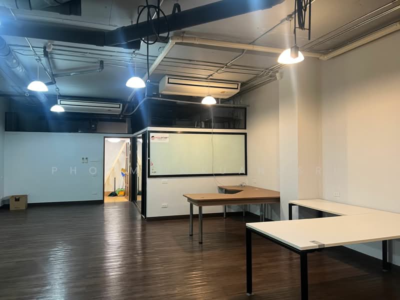 Silom Terrace Condominium, Bangkok, Silom, Silom, Bang Rak, Bangkok, 1 Bedroom, 80 sqm, Condo For Rent, by Phoom Imruangsri, 500164286 - DDproperty.com