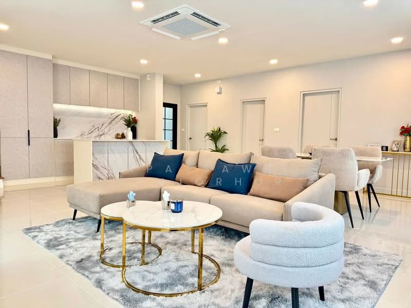 Centro Bangna-Wongwean, Bangkok, Kanchanaphisek Road, Dok Mai, Prawet, Bangkok, 4 Bedrooms, 230 sqm, Single Detached House For Rent, by Napatsawan Tamjorhor, 500164344 - DDproperty.com