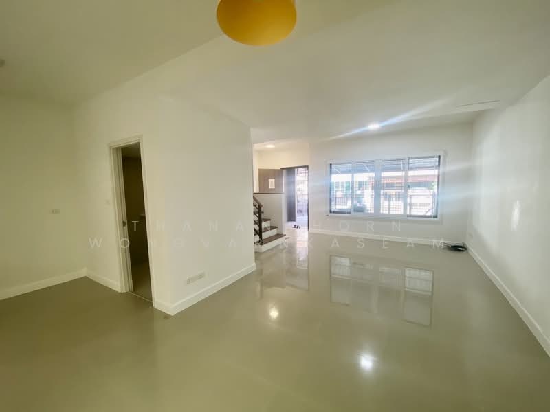 Pruksa Ville 73 Patthanakan, Bangkok, Soi Pattanakarn 38, Suan Luang, Suan Luang, Bangkok, 3 Bedrooms, 120 sqm, Townhouse For Sale, by Thananthorn Wongvarnkaseam, 500164410 - DDproperty.com