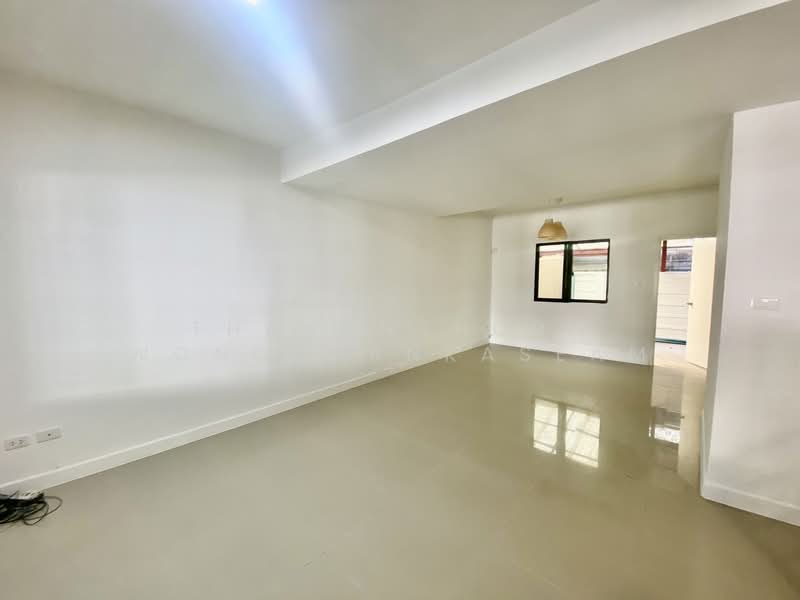 Pruksa Ville 73 Patthanakan, Bangkok, Soi Pattanakarn 38, Suan Luang, Suan Luang, Bangkok, 3 Bedrooms, 120 sqm, Townhouse For Sale, by Thananthorn Wongvarnkaseam, 500164410 - DDproperty.com