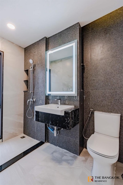 House Area Ekamai, Bangkok, Khlong Tan Nua, Watthana, Bangkok, 5 Bedrooms, 303 sqm, Townhouse For Sale, by Sirirut Havee Akehurst, 500164490 - DDproperty.com