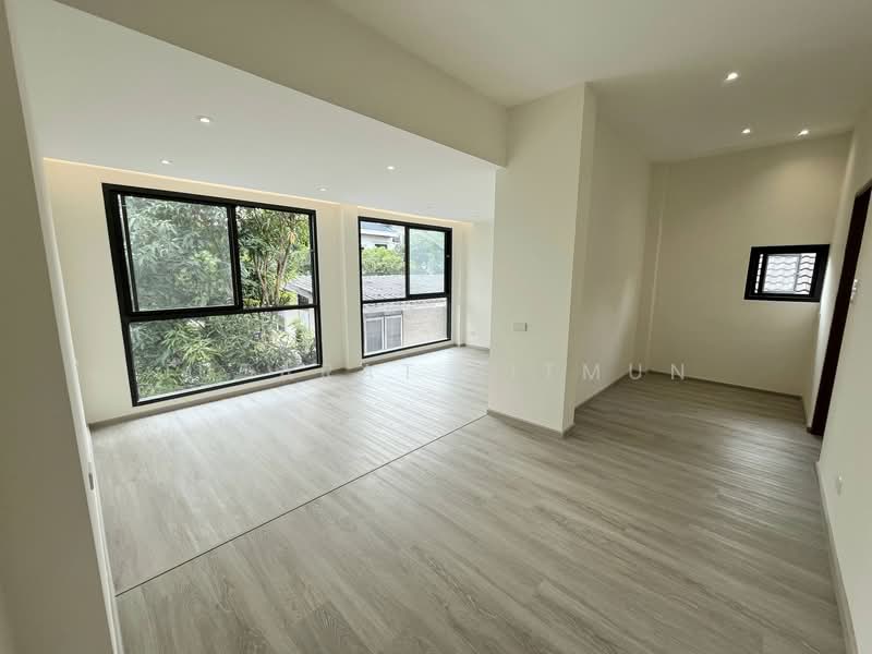 บ้านเดี่ยว ซอยปรีดีพนมยงค์ 42, Bangkok, Khlong Tan Nua, Watthana, Bangkok, 4 Bedrooms, 401 sqm, Single Detached House For Sale, by Jutarat Jitmun, 500164537 - DDproperty.com