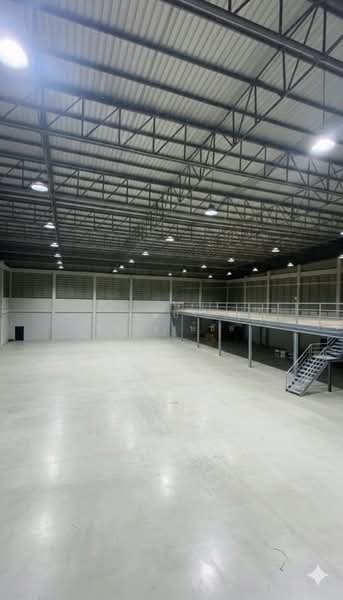 ทำเลกระทุ่มแบน ต.คลองมะเดื่อ ให้เช่าโรงงาน โกดังพร้อมออฟฟิศ พื้นที่ 3 ไร่ อาคารสวย พร้อมอยู่, Samut Sakhon, Khlong Madua, Krathum Baen, Samut Sakhon, , 3,000 sqm, Warehouse/Factory For Rent, by บุษบา รัตนวงษ์ชัย, 500164546 - DDproperty.com