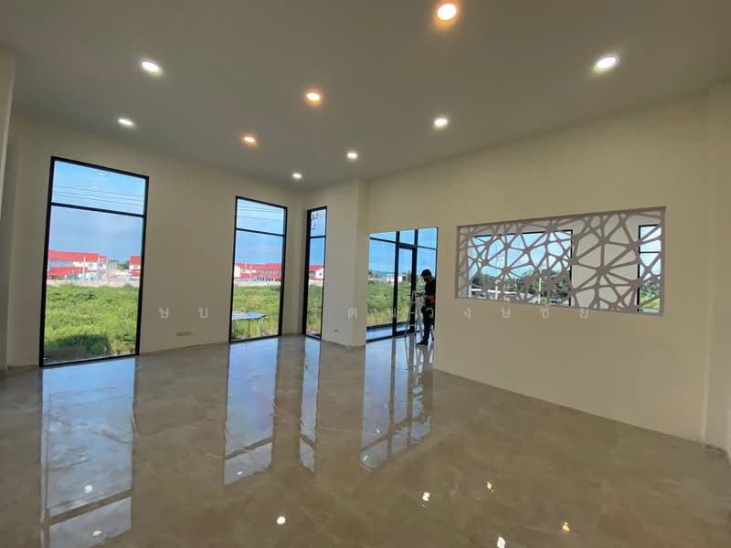 ทำเลกระทุ่มแบน ต.คลองมะเดื่อ ให้เช่าโรงงาน โกดังพร้อมออฟฟิศ พื้นที่ 3 ไร่ อาคารสวย พร้อมอยู่, Samut Sakhon, Khlong Madua, Krathum Baen, Samut Sakhon, , 3,000 sqm, Warehouse/Factory For Rent, by บุษบา รัตนวงษ์ชัย, 500164546 - DDproperty.com