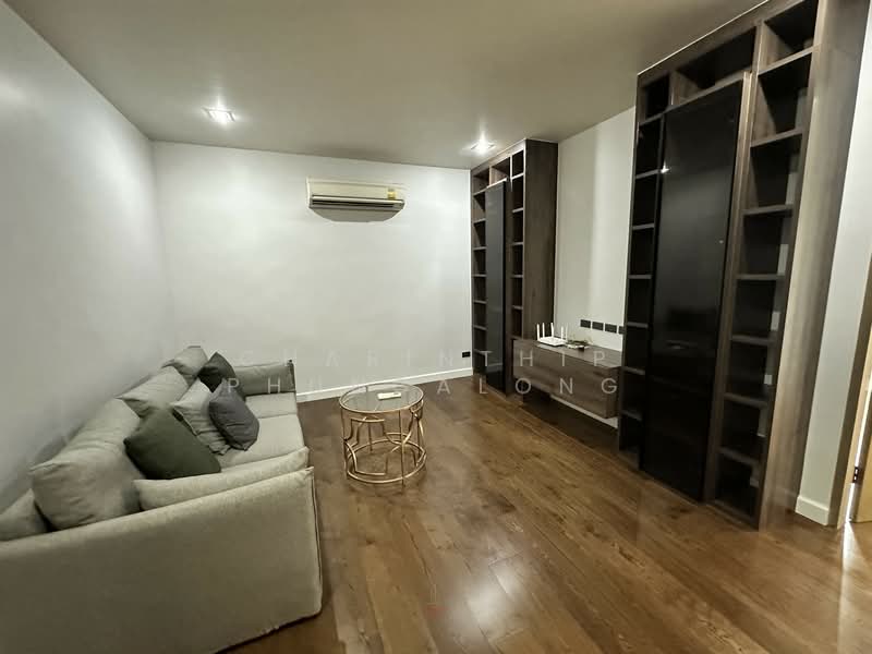 Quarter 39, Bangkok, 138  Soi Sukhumvit 39, Khlong Tan Nua, Watthana, Bangkok, 4 Bedrooms, 500 sqm, Townhouse For Rent, by Charinthip Phungalong, 500164611 - DDproperty.com