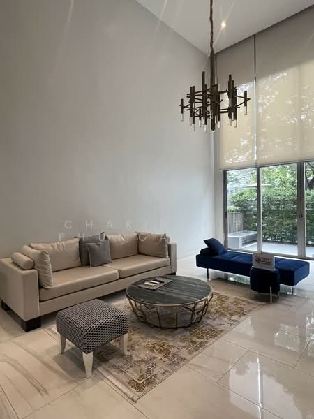 Quarter 39, Bangkok, 138  Soi Sukhumvit 39, Khlong Tan Nua, Watthana, Bangkok, 4 Bedrooms, 500 sqm, Townhouse For Rent, by Charinthip Phungalong, 500164611 - DDproperty.com