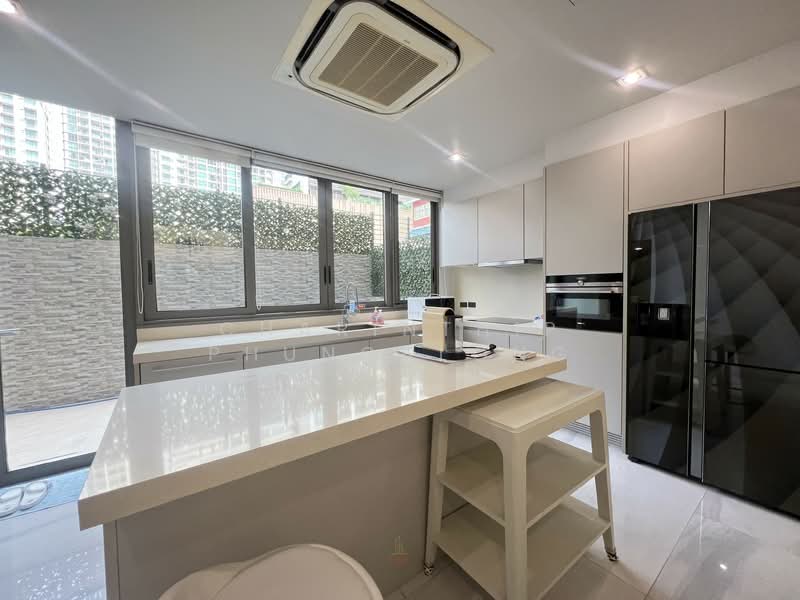 Quarter 39, Bangkok, 138  Soi Sukhumvit 39, Khlong Tan Nua, Watthana, Bangkok, 4 Bedrooms, 500 sqm, Townhouse For Rent, by Charinthip Phungalong, 500164611 - DDproperty.com