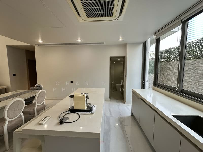 Quarter 39, Bangkok, 138  Soi Sukhumvit 39, Khlong Tan Nua, Watthana, Bangkok, 4 Bedrooms, 500 sqm, Townhouse For Rent, by Charinthip Phungalong, 500164611 - DDproperty.com