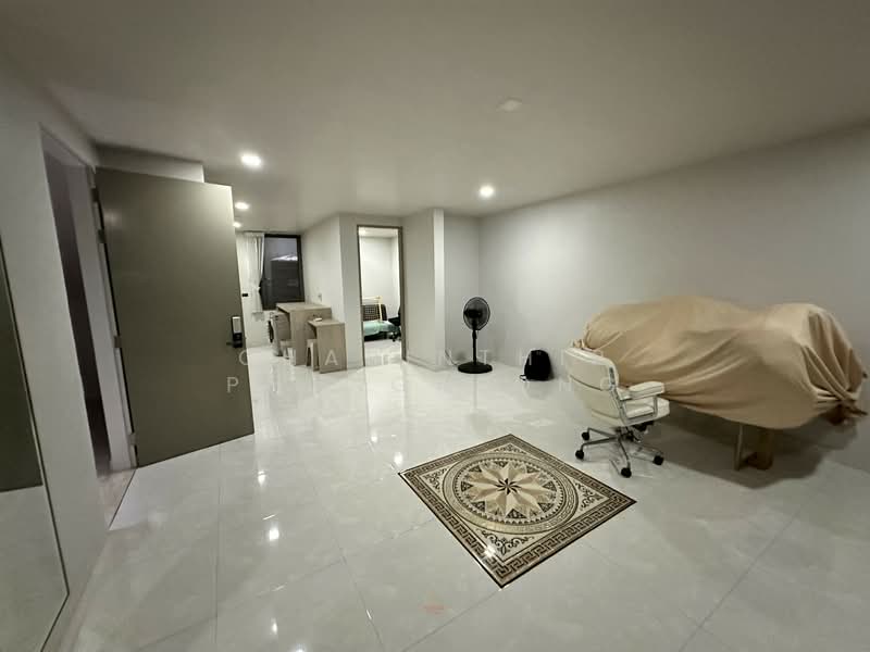 Quarter 39, Bangkok, 138  Soi Sukhumvit 39, Khlong Tan Nua, Watthana, Bangkok, 4 Bedrooms, 500 sqm, Townhouse For Rent, by Charinthip Phungalong, 500164611 - DDproperty.com