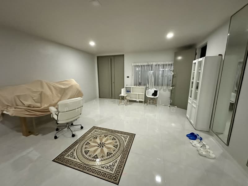 Quarter 39, Bangkok, 138  Soi Sukhumvit 39, Khlong Tan Nua, Watthana, Bangkok, 4 Bedrooms, 500 sqm, Townhouse For Rent, by Charinthip Phungalong, 500164611 - DDproperty.com