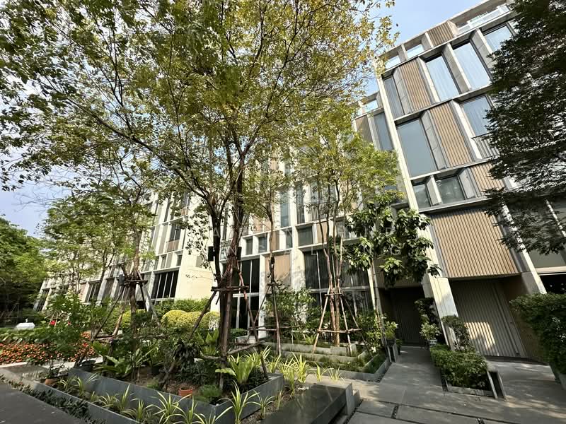 Quarter 39, Bangkok, 138  Soi Sukhumvit 39, Khlong Tan Nua, Watthana, Bangkok, 4 Bedrooms, 500 sqm, Townhouse For Rent, by Charinthip Phungalong, 500164611 - DDproperty.com