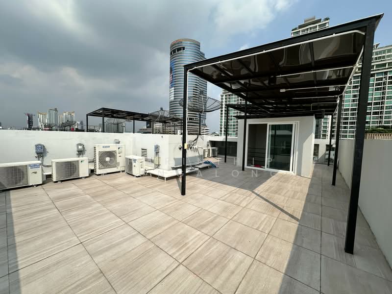 Quarter 39, Bangkok, 138  Soi Sukhumvit 39, Khlong Tan Nua, Watthana, Bangkok, 4 Bedrooms, 500 sqm, Townhouse For Rent, by Charinthip Phungalong, 500164611 - DDproperty.com