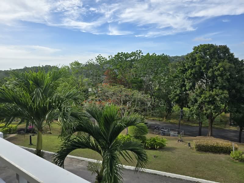 Blue Canyon Golf And Country Club : บลูแคนยอน กอล์ฟแอนด์คันทรี, ภูเก็ต, ไม้ขาว, ถลาง, ภูเก็ต, 226 ตร.ม., คอนโด ขาย, โดย James Nixon, 500164658 - Greenery view from terrace - DDproperty.com