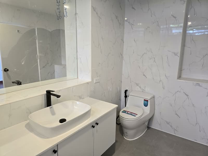 Blue Canyon Golf And Country Club, Phuket, Mai Khao, Thalang, Phuket, 3 Bedrooms, 226 sqm, Condo For Sale, by James Nixon, 500164658 - Master bedroom ensuite - DDproperty.com