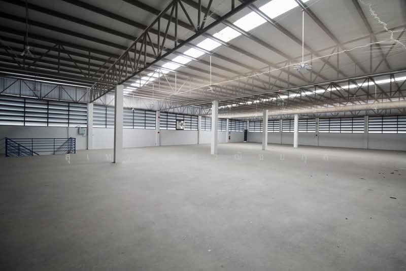 ขายโกดังใหม่พร้อมสำนักงาน 3 ชั้น เนื้อที่ 2 ไร่ ศรีราชา ชลบุรี ใกล้นิคมปิ่นทอง 2 กม, ชลบุรี, บึง, ศรีราชา, ชลบุรี, 1,614 ตร.ม., โกดัง-โรงงาน ขาย, โดย สุเทพ พสุวณิชย์กุล, 500164669 - DDproperty.com