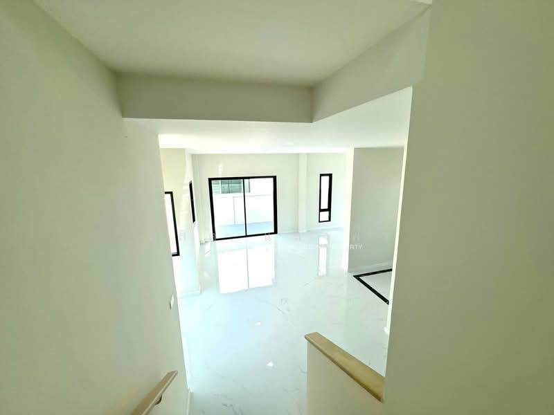 ขายบ้านเดี่ยวมือหนึ่งหลังใหญ่ ซอยลุงเทิ้ม ศรีราชา, Chon Buri (Pattaya), Surasak, Si Racha, Chon Buri (Pattaya), 3 Bedrooms, 170 sqm, Single Detached House For Sale, by Dusit Saengfa, 500164687 - DDproperty.com