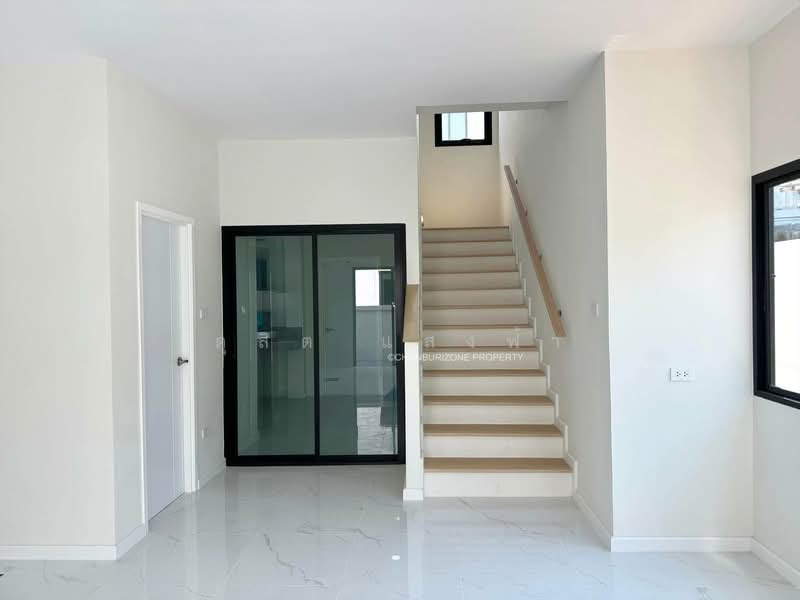 ขายบ้านเดี่ยวมือหนึ่งหลังใหญ่ ซอยลุงเทิ้ม ศรีราชา, Chon Buri (Pattaya), Surasak, Si Racha, Chon Buri (Pattaya), 3 Bedrooms, 170 sqm, Single Detached House For Sale, by Dusit Saengfa, 500164687 - DDproperty.com