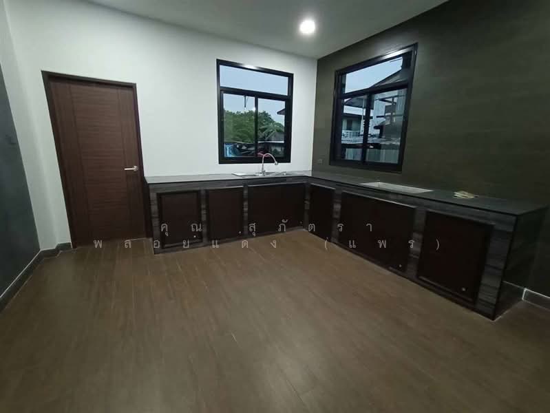 บ้านเดี่ยว 2 ชั้น 150 ตร.ว. บ้านเดี่ยว ซอยพหลโยธิน83 (ซอยวัดประยูร), Pathum Thani, Khu Khot, Lam Luk Ka, Pathum Thani, 4 Bedrooms, 600 sqm, Single Detached House For Sale, by คุณ สุภัตรา พลอยแดง (แพร), 500164716 - DDproperty.com