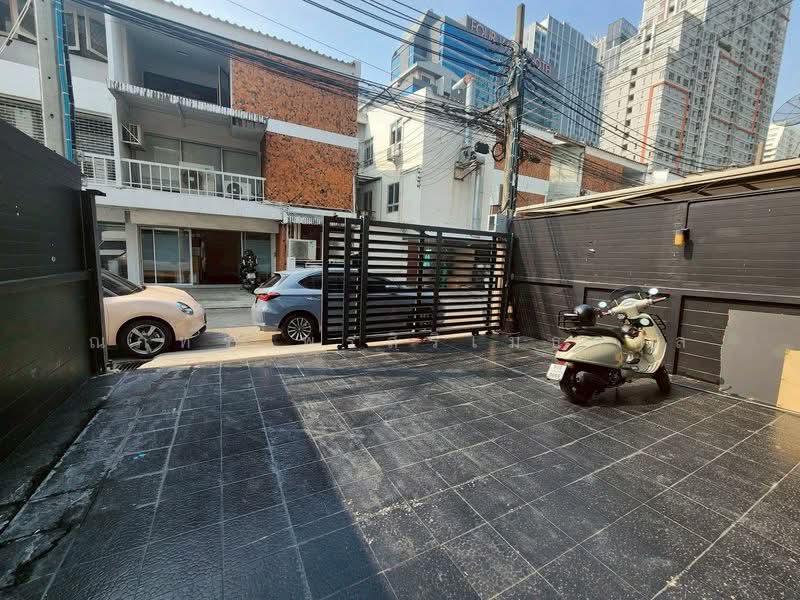 คลองตัน, Bangkok, Khong Tan, Khlong Toei, Bangkok, , 250 sqm, Shophouse For Rent, by ณภัทร พรสิริเมธากุล, 500164717 - DDproperty.com