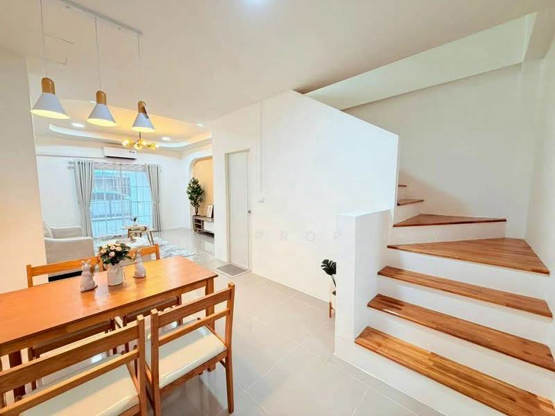 หมู่บ้านโกลเด้นเพลส เครือสหพัฒน์, Chon Buri (Pattaya), Thung Suk La, Si Racha, Chon Buri (Pattaya), 2 Bedrooms, 60 sqm, Townhouse For Sale, by A.T.A. Property, 500164741 - DDproperty.com