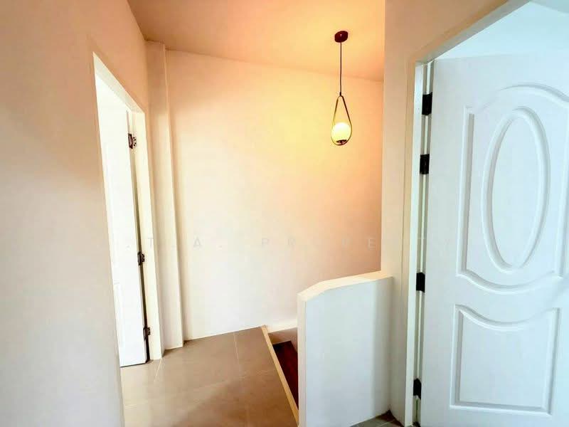 หมู่บ้านโกลเด้นเพลส เครือสหพัฒน์, Chon Buri (Pattaya), Thung Suk La, Si Racha, Chon Buri (Pattaya), 2 Bedrooms, 60 sqm, Townhouse For Sale, by A.T.A. Property, 500164741 - DDproperty.com