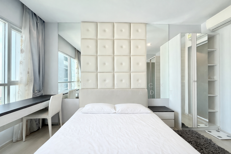 Life Ratchadapisek, Bangkok, 279 Ratchadapisaek Road, Huai Khwang, Huai Khwang, Bangkok, 2 Bedrooms, 45 sqm, Condo For Rent, by Kornkanock Kanockpradit, 500164744 - DDproperty.com