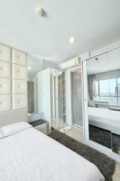 Life Ratchadapisek, Bangkok, 279 Ratchadapisaek Road, Huai Khwang, Huai Khwang, Bangkok, 2 Bedrooms, 45 sqm, Condo For Rent, by Kornkanock Kanockpradit, 500164744 - DDproperty.com