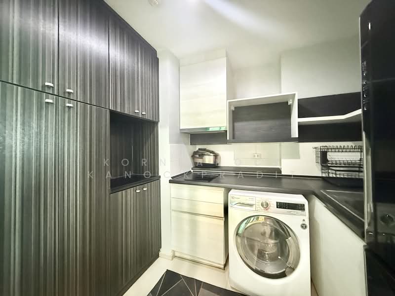 Life Ratchadapisek, Bangkok, 279 Ratchadapisaek Road, Huai Khwang, Huai Khwang, Bangkok, 2 Bedrooms, 45 sqm, Condo For Rent, by Kornkanock Kanockpradit, 500164744 - DDproperty.com