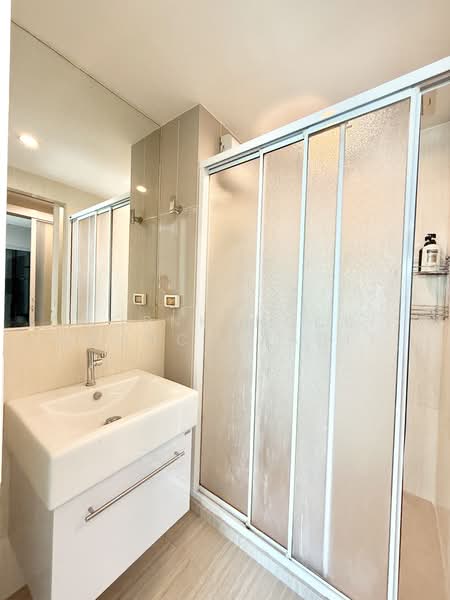 Life Ratchadapisek, Bangkok, 279 Ratchadapisaek Road, Huai Khwang, Huai Khwang, Bangkok, 2 Bedrooms, 45 sqm, Condo For Rent, by Kornkanock Kanockpradit, 500164744 - DDproperty.com