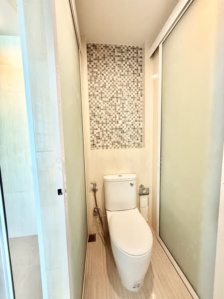 Life Ratchadapisek, Bangkok, 279 Ratchadapisaek Road, Huai Khwang, Huai Khwang, Bangkok, 2 Bedrooms, 45 sqm, Condo For Rent, by Kornkanock Kanockpradit, 500164744 - DDproperty.com