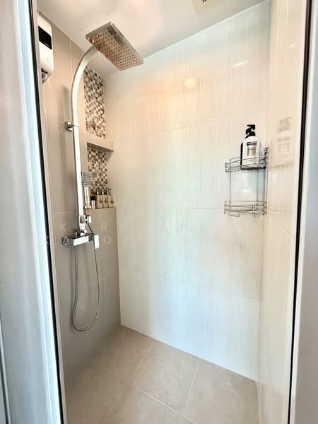 Life Ratchadapisek, Bangkok, 279 Ratchadapisaek Road, Huai Khwang, Huai Khwang, Bangkok, 2 Bedrooms, 45 sqm, Condo For Rent, by Kornkanock Kanockpradit, 500164744 - DDproperty.com