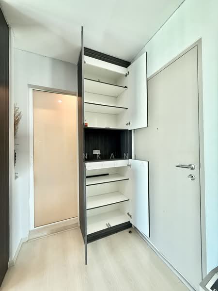 Life Ratchadapisek, Bangkok, 279 Ratchadapisaek Road, Huai Khwang, Huai Khwang, Bangkok, 2 Bedrooms, 45 sqm, Condo For Rent, by Kornkanock Kanockpradit, 500164744 - DDproperty.com