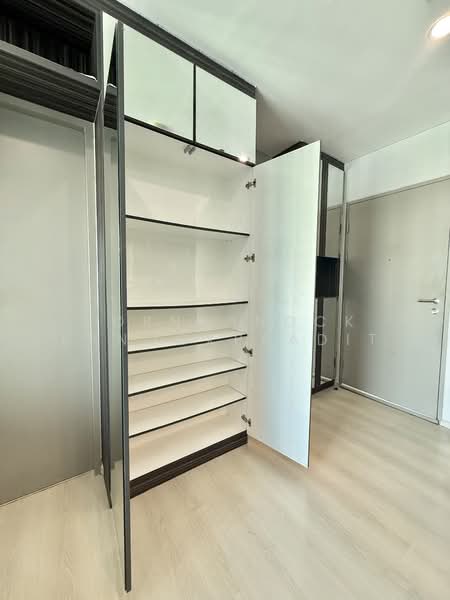 Life Ratchadapisek, Bangkok, 279 Ratchadapisaek Road, Huai Khwang, Huai Khwang, Bangkok, 2 Bedrooms, 45 sqm, Condo For Rent, by Kornkanock Kanockpradit, 500164744 - DDproperty.com